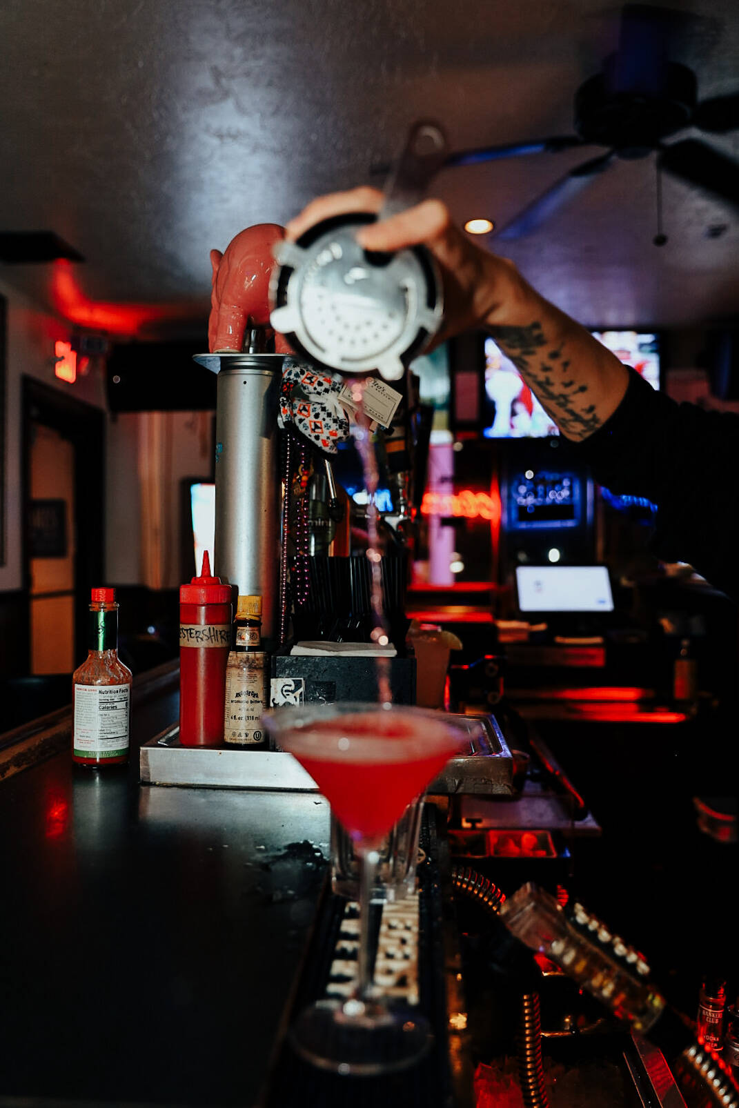 Family Owned Bar & Restaurant | Carl's Tavern