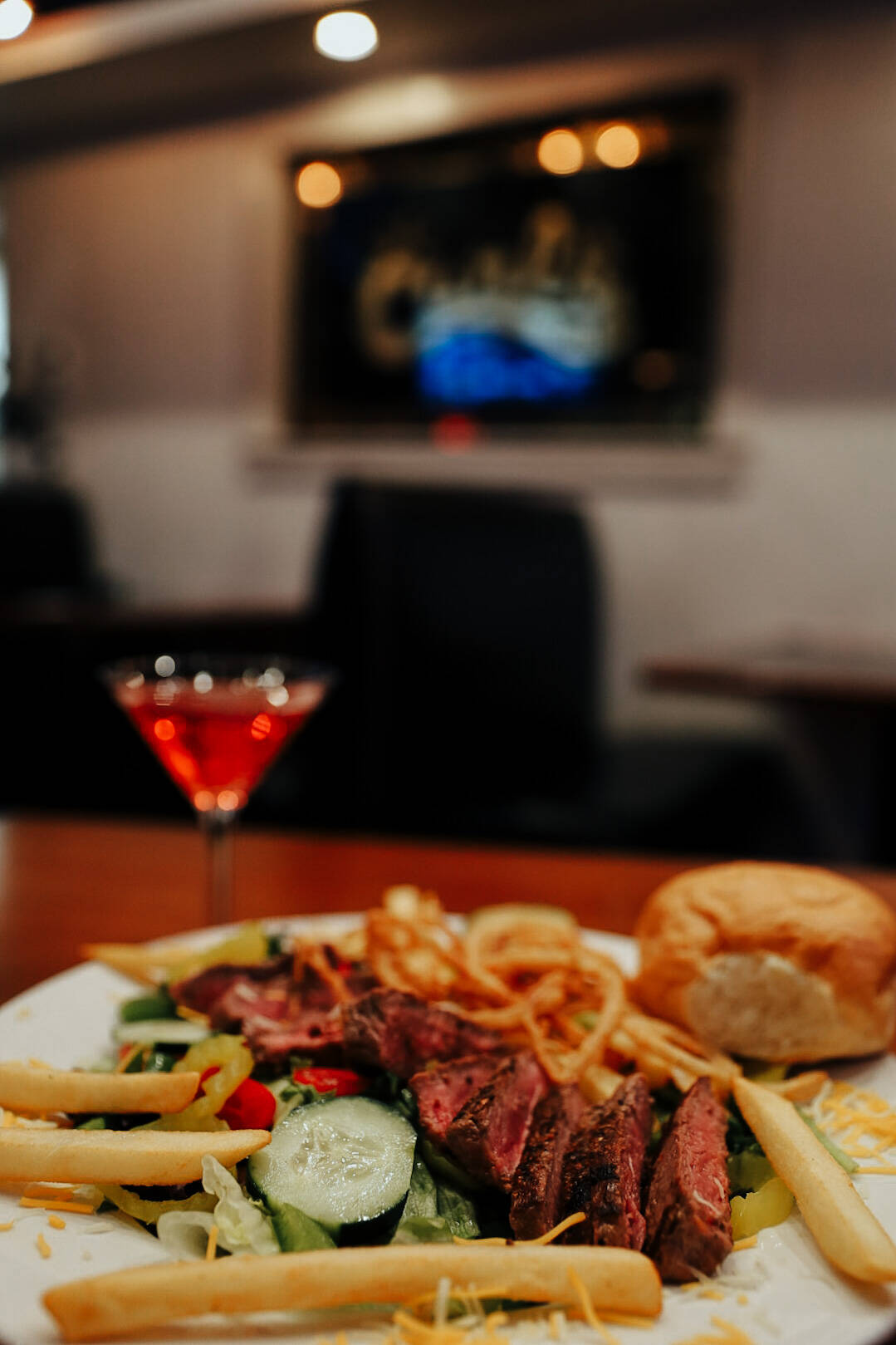 Family Owned Bar & Restaurant | Carl's Tavern